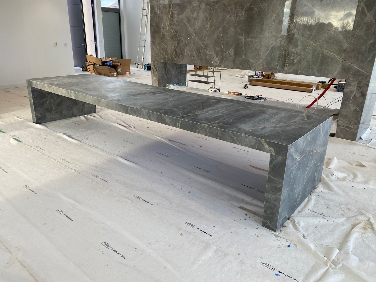 Réalisation Easy Stone — surface en pierre sur mesure