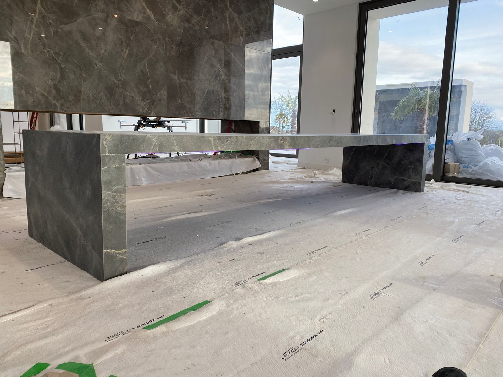 Réalisation Easy Stone — surface en pierre sur mesure